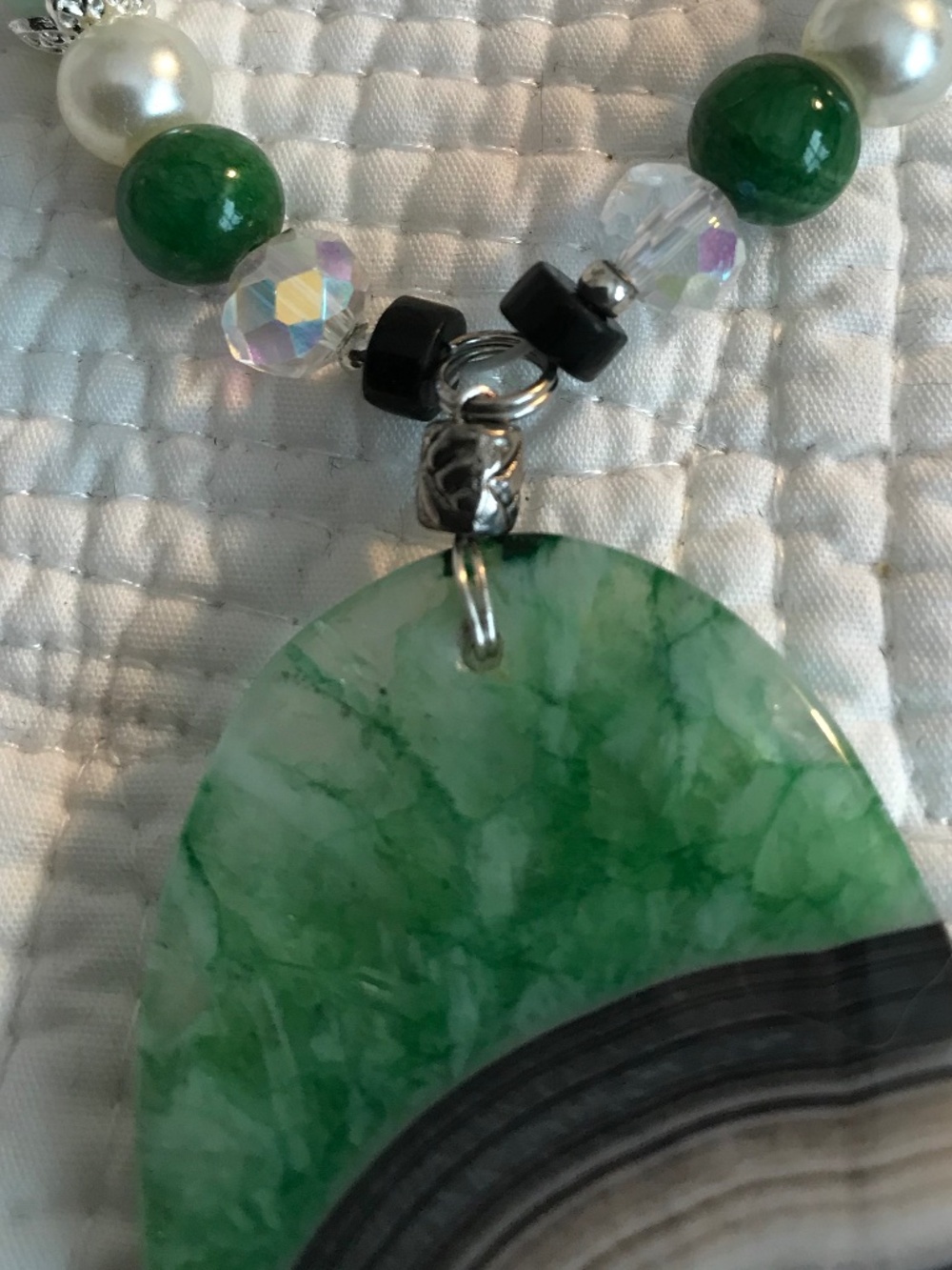 “Emerald Eclipse”: Artisan necklace - Picture 6 of 16